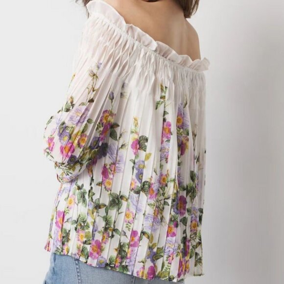Off-the-Shoulder Floral Pleated Blouse - Picture 3 of 3